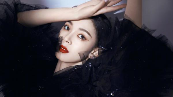 《穿成炮灰贵妃后，我靠摆烂封后了》柳如烟林晚晚完结版精彩试读