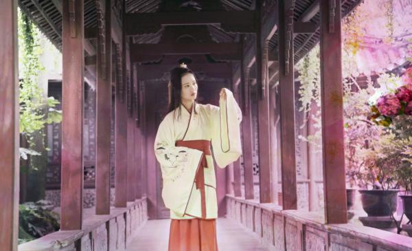 《满门反派疯批，唯有师妹逗比》小说免费阅读 《满门反派疯批，唯有师妹逗比》最新章节列表