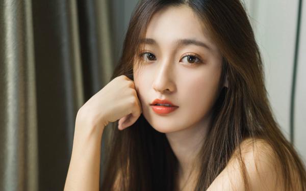 简一凌简允淖女配她成了大佬简一凌简允淖小说完本在线