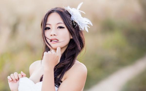 主角是顾尘冉文雯的小说在哪看 《觉醒后媳妇任选，我娶了妹妹同学》小说阅读入口