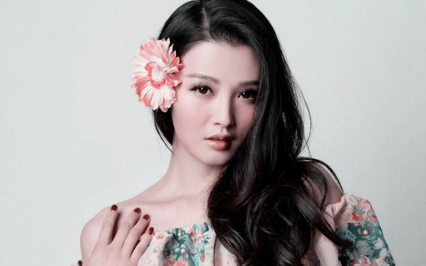 《老公按照白月光外貌一比一定制了仿真机器人女友》小说在线阅读 《老公按照白月光外貌一比一定制了仿真机器人女友》最新章节目录